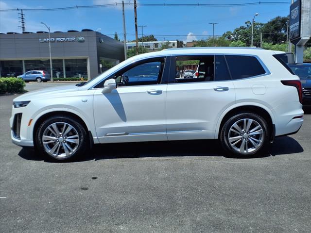 Photo of 2022 Crystal White Tricoat Cadillac XT6