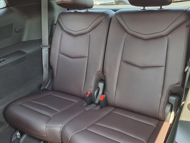 Photo of 2022 Crystal White Tricoat Cadillac XT6