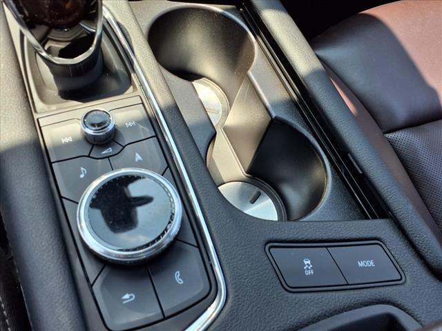 Photo of 2022 Crystal White Tricoat Cadillac XT6