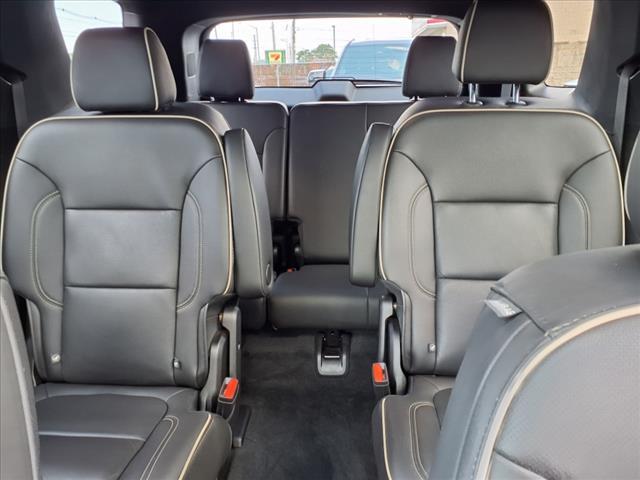 Photo of 2022 Summit White Chevrolet Traverse