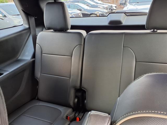 Photo of 2022 Summit White Chevrolet Traverse
