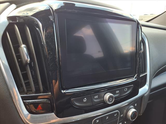Photo of 2022 Summit White Chevrolet Traverse