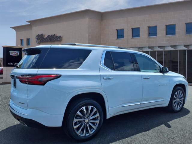 Photo of 2022 Summit White Chevrolet Traverse
