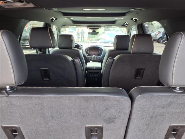 Photo of 2022 Summit White Chevrolet Traverse
