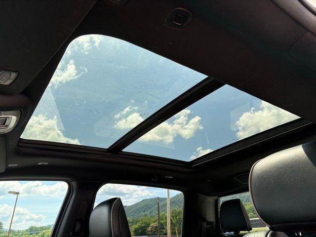 Photo of 2023 Bright White Clearcoat RAM 1500