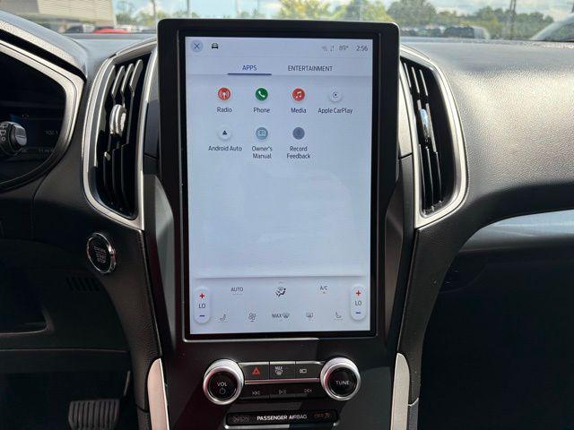 Photo of 2024 Silver Metallic Ford Edge