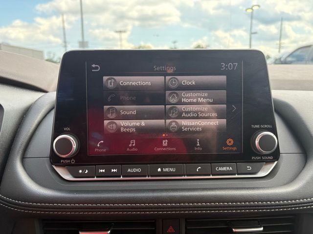Photo of 2023 Super Black Nissan Rogue