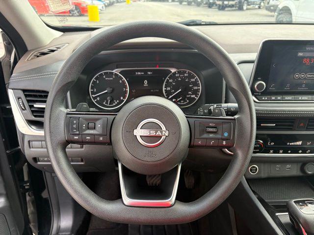 Photo of 2023 Super Black Nissan Rogue