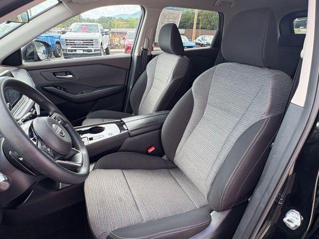 Photo of 2023 Super Black Nissan Rogue