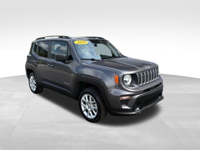 Photo of 2019 Granite Crystal Metallic Clearcoat Jeep Renegade
