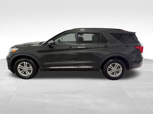 Photo of 2022 Green Metallic Ford Explorer