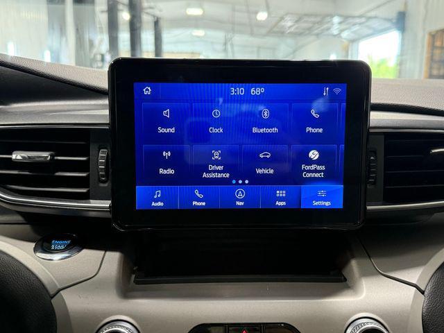 Photo of 2022 Green Metallic Ford Explorer