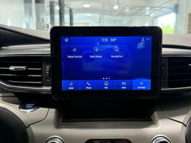Photo of 2022 Green Metallic Ford Explorer