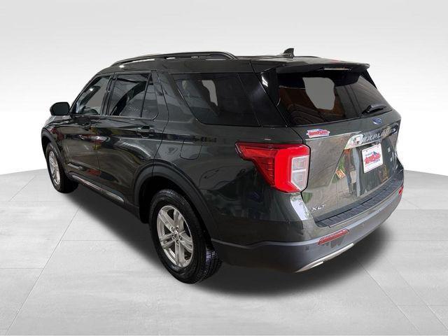 Photo of 2022 Green Metallic Ford Explorer