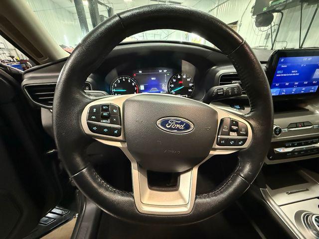 Photo of 2022 Green Metallic Ford Explorer