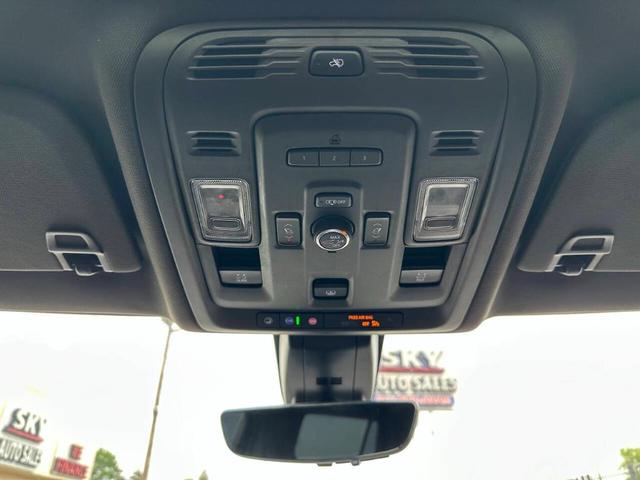 Photo of 2021 Hunter Metallic GMC Yukon