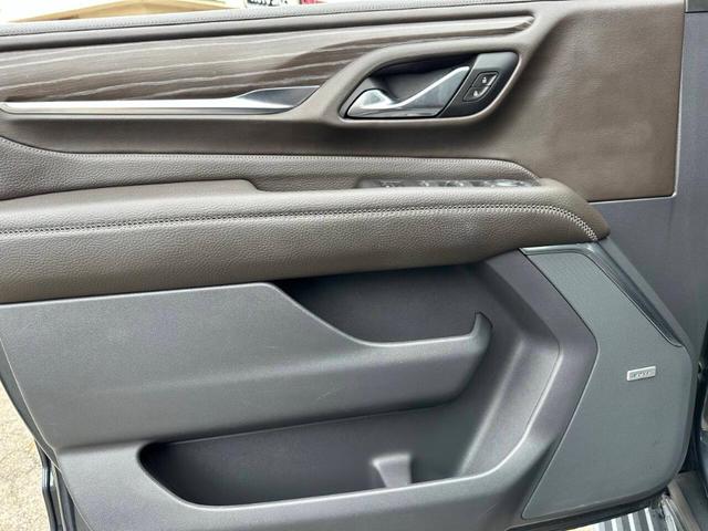 Photo of 2021 Hunter Metallic GMC Yukon
