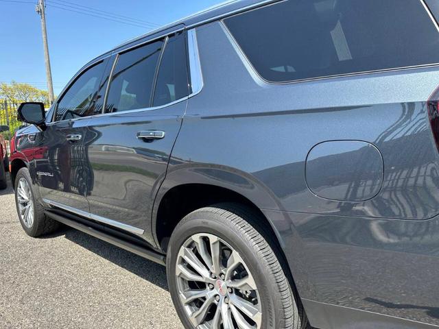 Photo of 2021 Hunter Metallic GMC Yukon