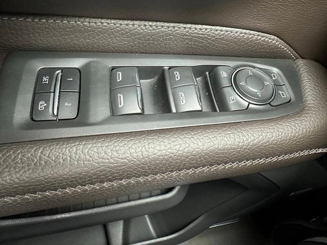 Photo of 2021 Hunter Metallic GMC Yukon