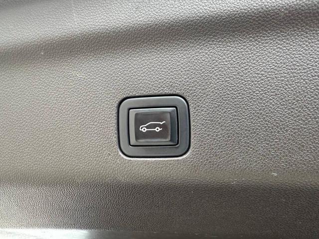 Photo of 2021 Hunter Metallic GMC Yukon