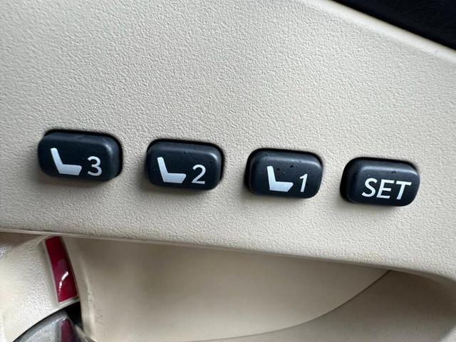 Photo of 2013 White Lexus RX 350