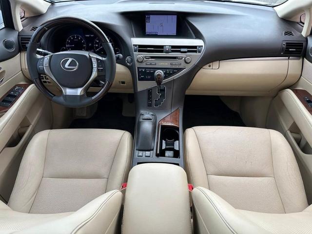 Photo of 2013 White Lexus RX 350