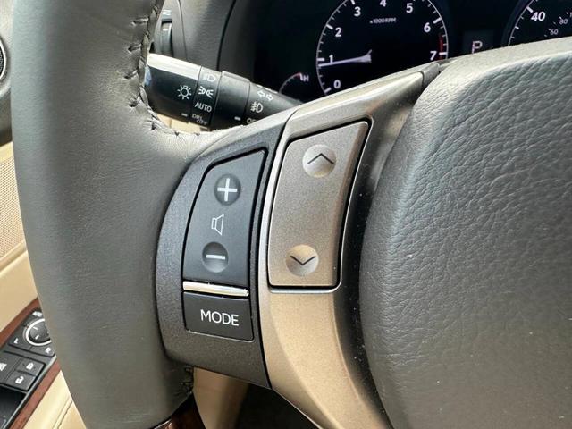Photo of 2013 White Lexus RX 350