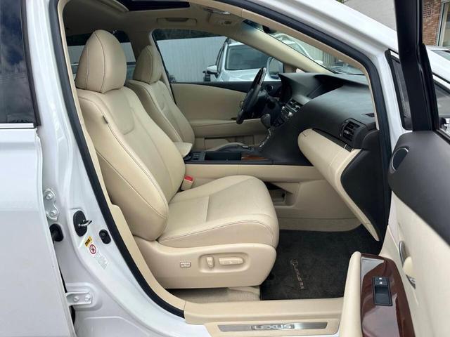 Photo of 2013 White Lexus RX 350