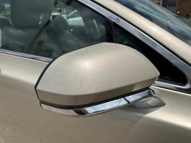 Photo of 2017 Gold Lincoln MKZ