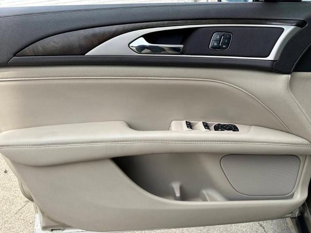 Photo of 2017 Gold Lincoln MKZ
