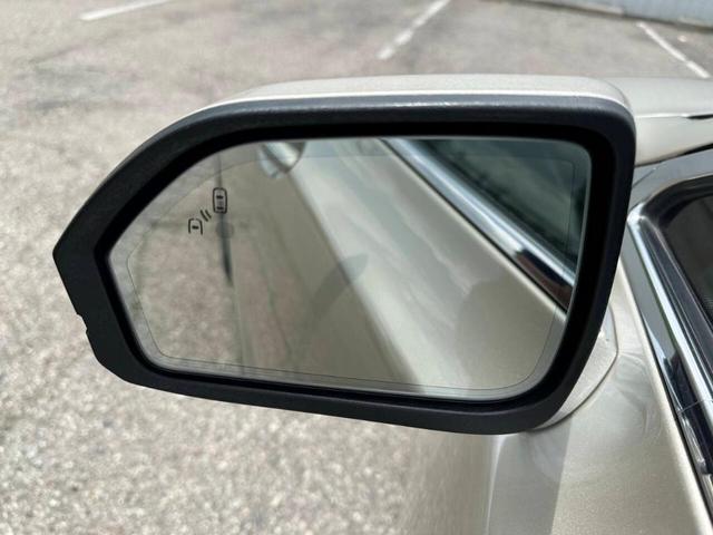 Photo of 2017 Gold Lincoln MKZ