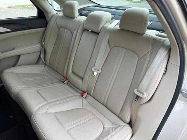 Photo of 2017 Gold Lincoln MKZ