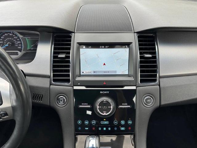 Photo of 2017 White Ford Taurus