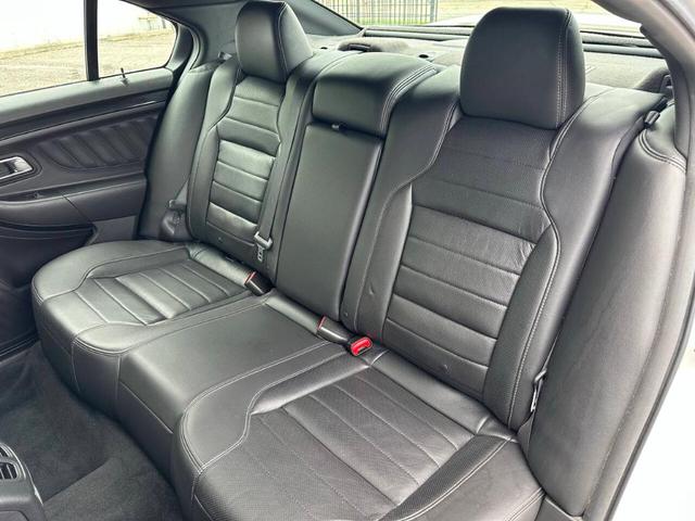 Photo of 2017 White Ford Taurus