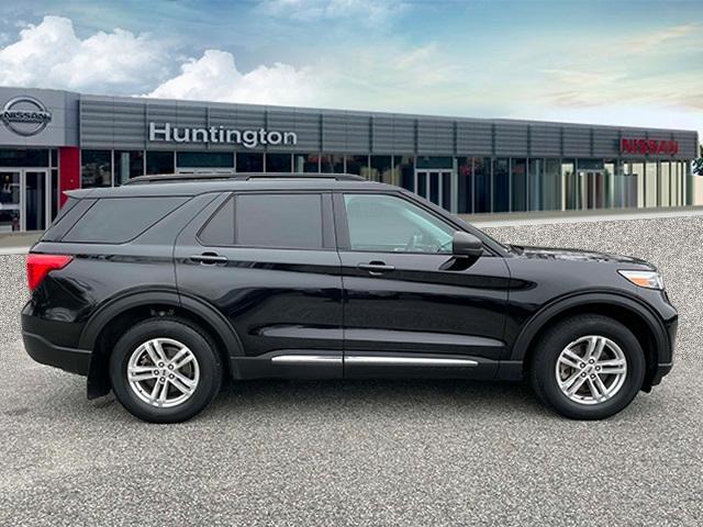 Photo of 2022 Agate Black Metallic Ford Explorer