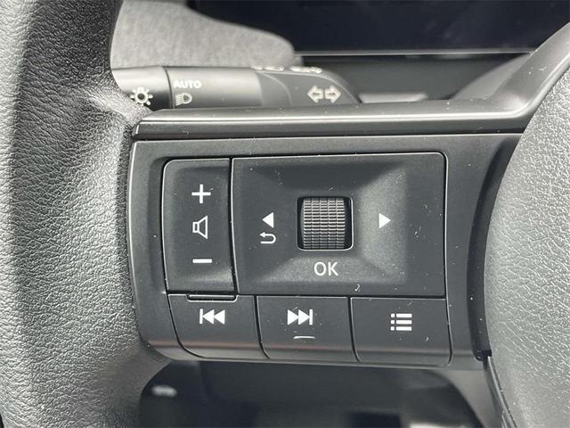 Photo of 2025 Canyon Bronze M Nissan Kicks