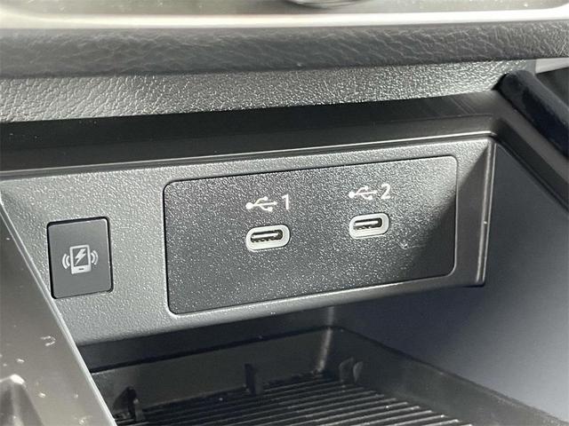 Photo of 2025 Canyon Bronze M Nissan Kicks