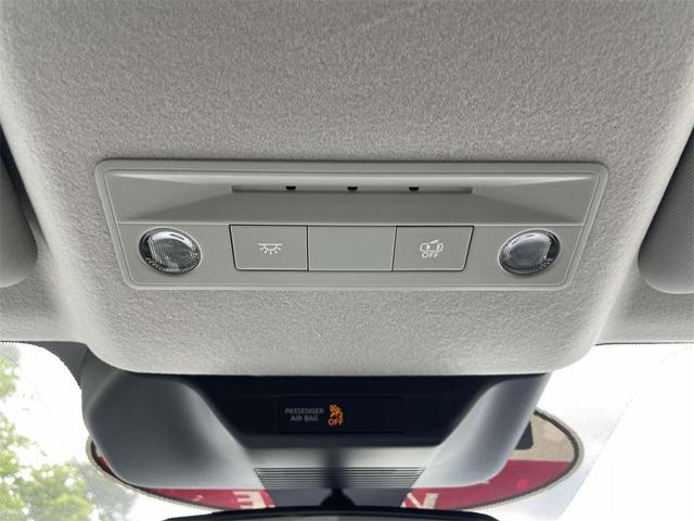 Photo of 2025 Canyon Bronze M Nissan Kicks