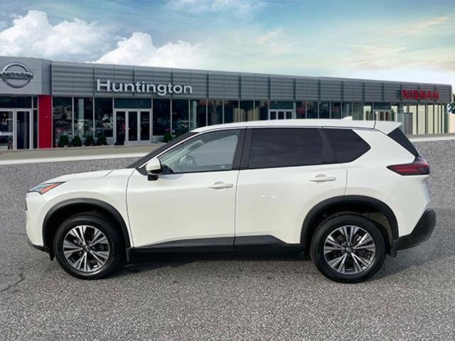 Photo of 2023 White Nissan Rogue