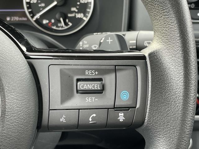 Photo of 2023 White Nissan Rogue