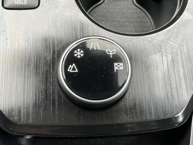 Photo of 2023 White Nissan Rogue