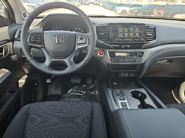 Photo of 2025 Platinum White Pearl Honda Ridgeline