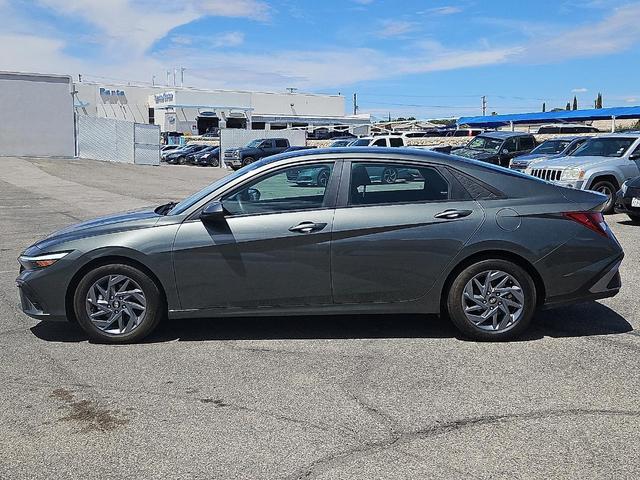 Photo of 2024 Amazon Gray Hyundai ELANTRA