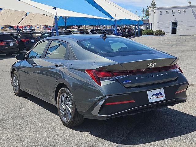 Photo of 2024 Amazon Gray Hyundai ELANTRA