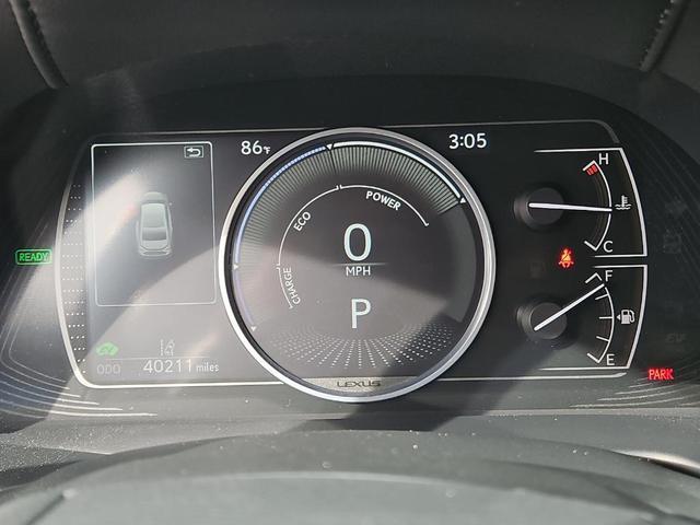Photo of 2021 Silver Lexus ES 300h
