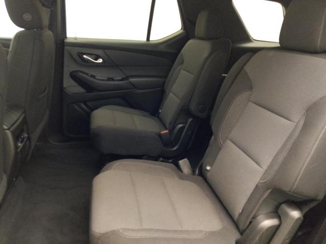 Photo of 2022 Silver Ice Metallic Chevrolet Traverse