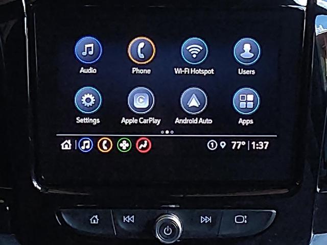 Photo of 2022 Silver Ice Metallic Chevrolet Traverse