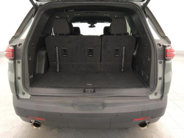 Photo of 2022 Silver Ice Metallic Chevrolet Traverse