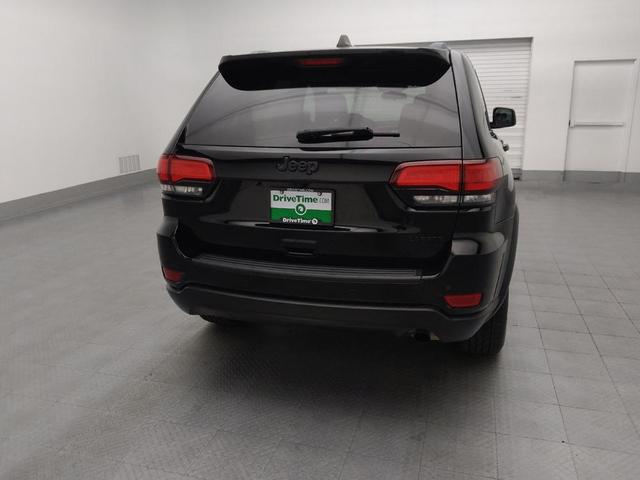 Photo of 2021 Diamond Black Crystal Pearlcoat Jeep Grand Cherokee