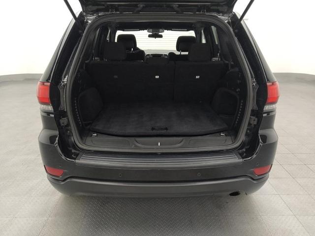 Photo of 2021 Diamond Black Crystal Pearlcoat Jeep Grand Cherokee